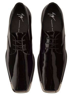 GIUSEPPE ZANOTTI
Westport patent-leather lace-up shoes